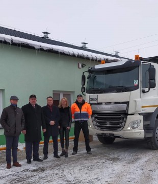 Nowy specjalistyczny samochód ciężarowy 